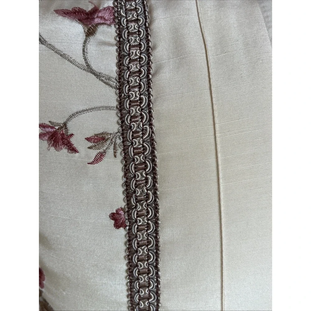 Croscill Rose Garden Floral Throw Pillows x2 16x16 & 16x12 Embroidered Tassels